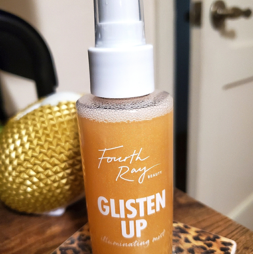 Fourth Ray Glisten Up Face Spray